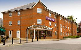 Premier Inn Leeds East